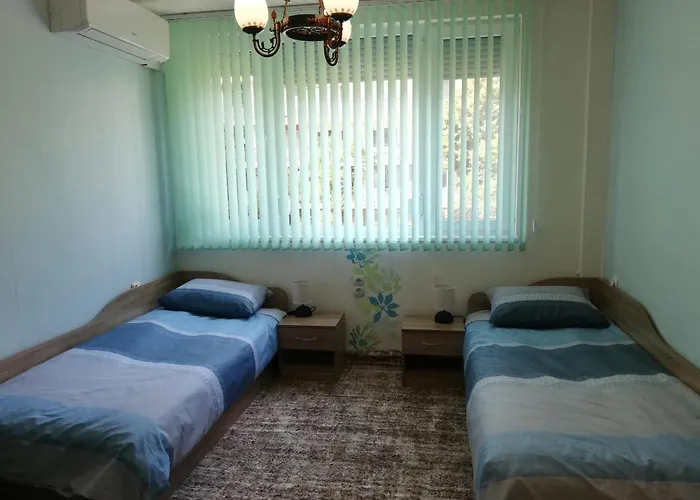 Фото Apartment Ani - Spacious 3-Bedroom Apartment, Free Parking,10 Min To Old Town Велико-Тырново